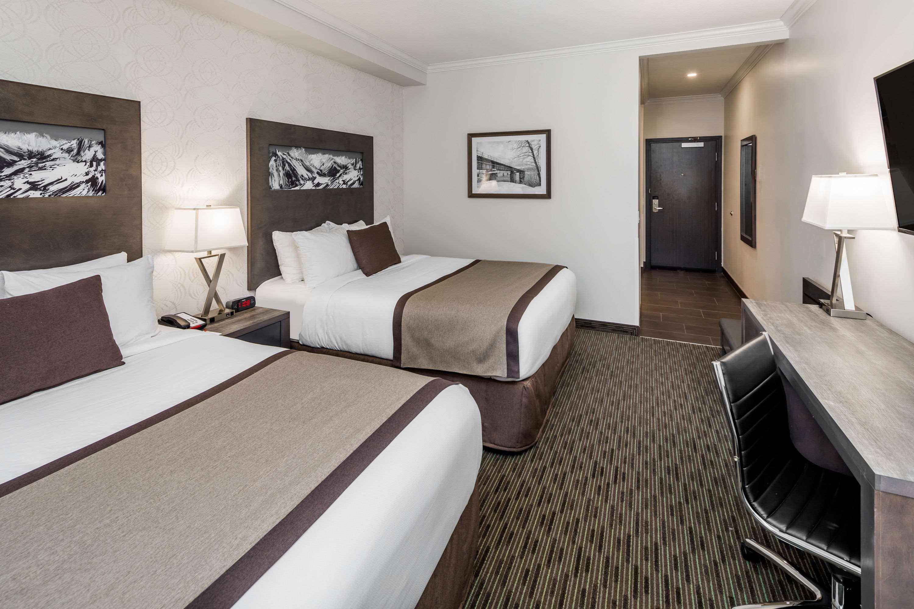 Ramada By Wyndham Revelstoke Hotel Exterior foto