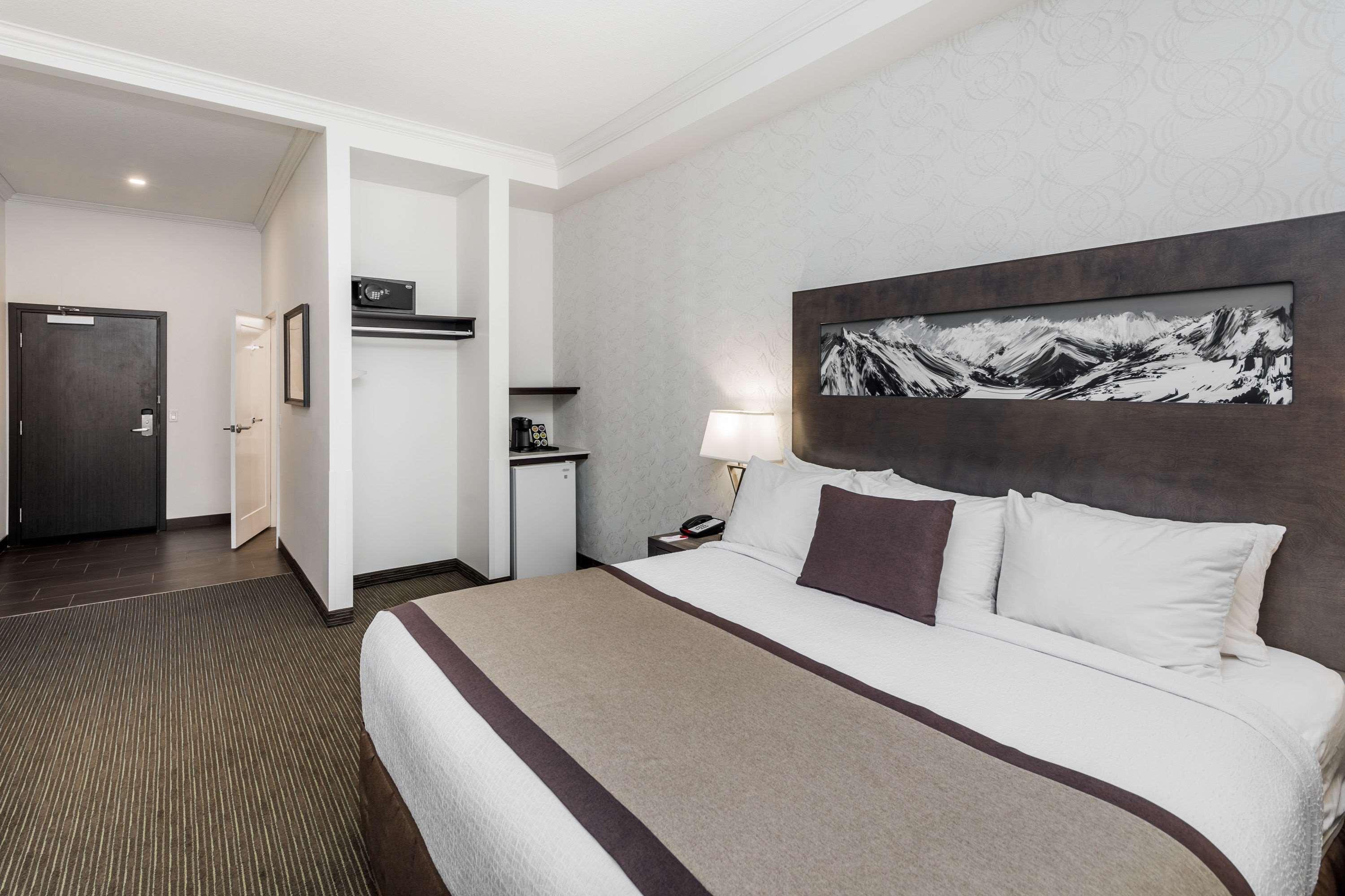 Ramada By Wyndham Revelstoke Hotel Exterior foto