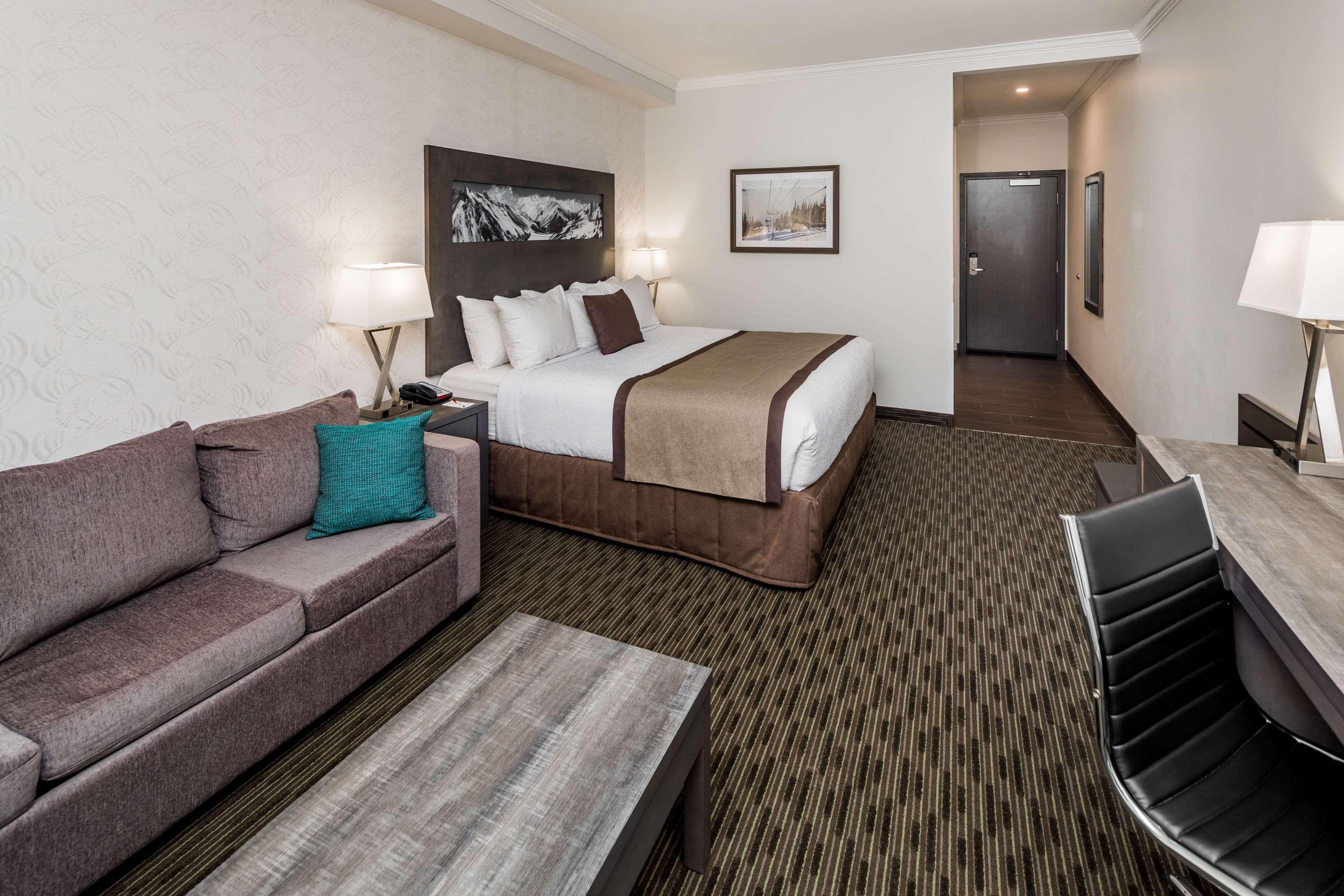 Ramada By Wyndham Revelstoke Hotel Exterior foto