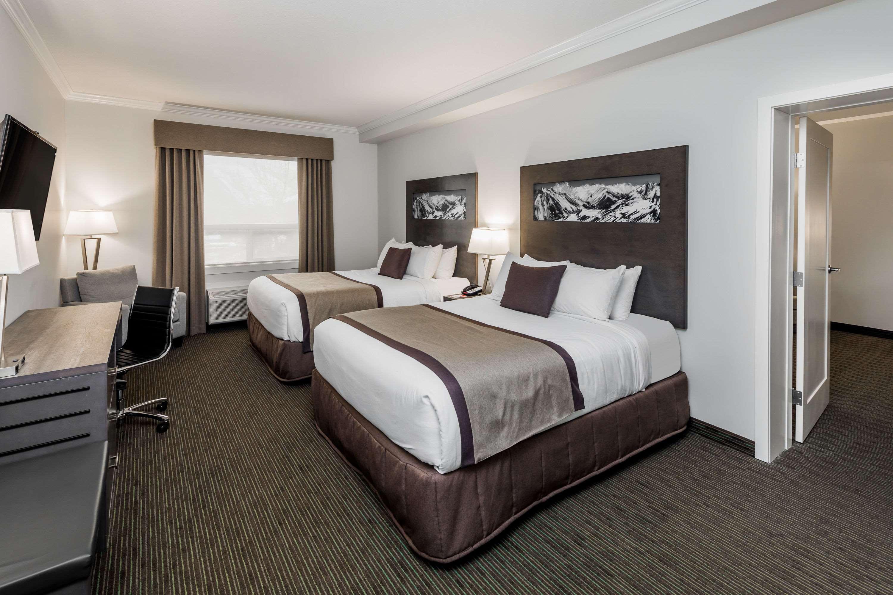 Ramada By Wyndham Revelstoke Hotel Exterior foto