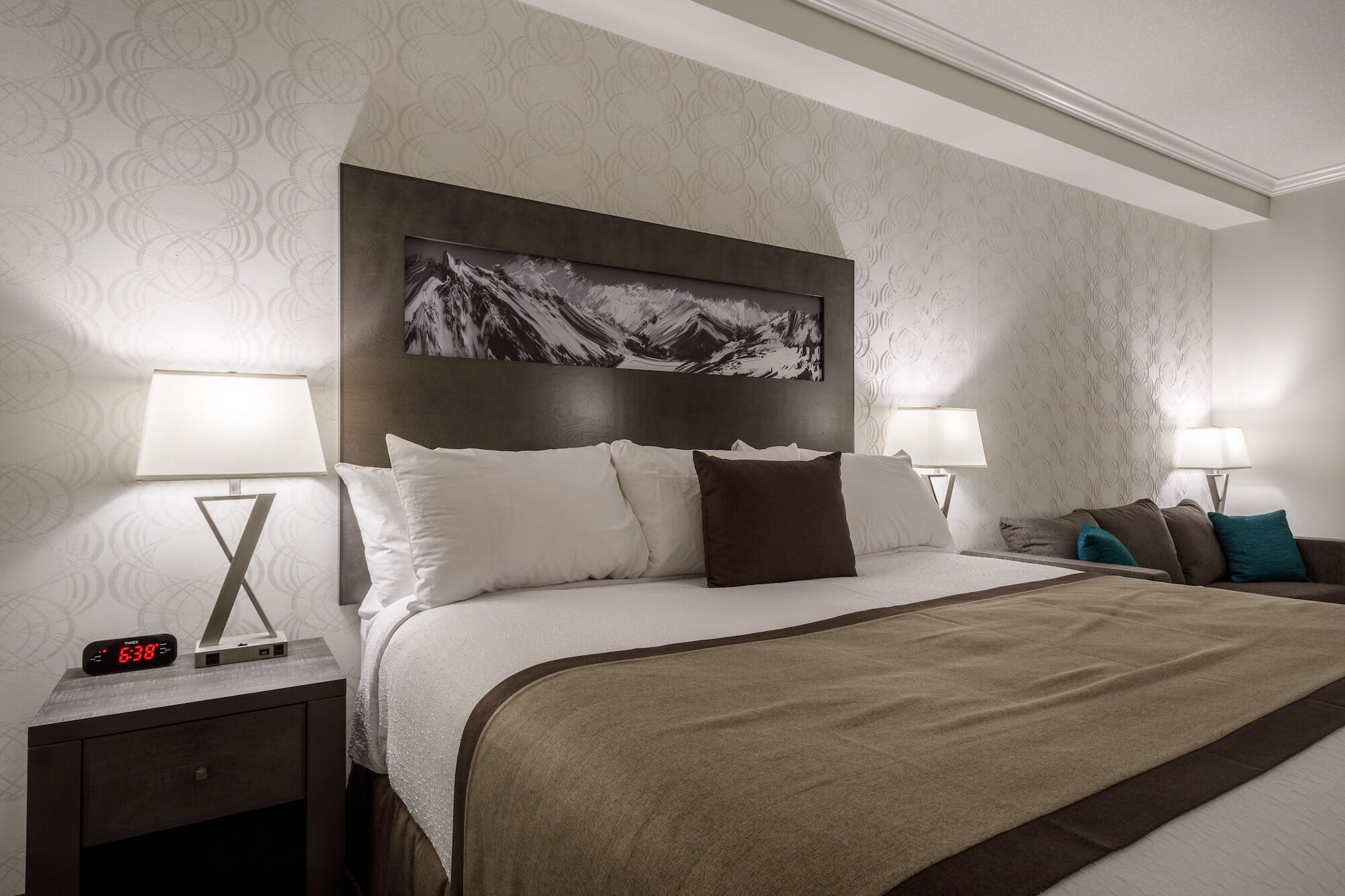 Ramada By Wyndham Revelstoke Hotel Exterior foto