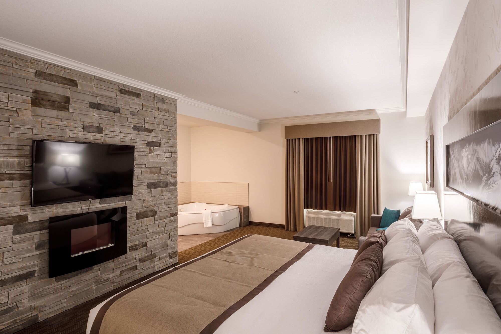 Ramada By Wyndham Revelstoke Hotel Exterior foto