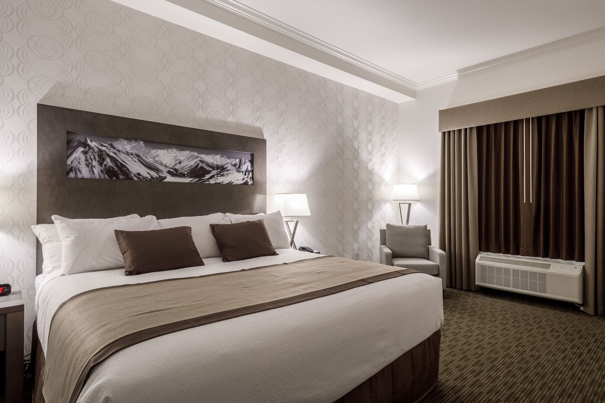 Ramada By Wyndham Revelstoke Hotel Exterior foto
