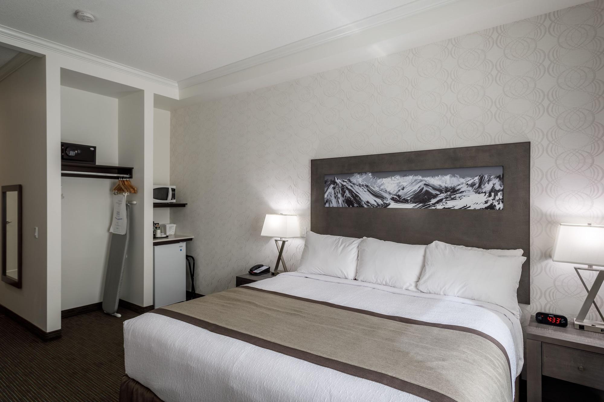 Ramada By Wyndham Revelstoke Hotel Exterior foto